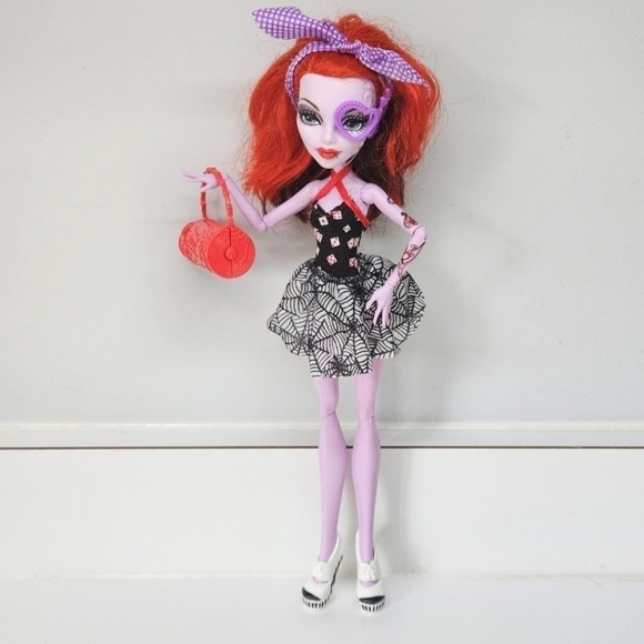 Monster High Dance Class Operetta Doll Accessories Complete - Picture 1 of 5